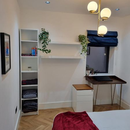 Bright Spacious Apartment In The Park لندن المظهر الخارجي الصورة