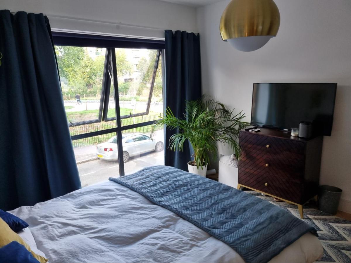 Bright Spacious Apartment In The Park لندن المظهر الخارجي الصورة